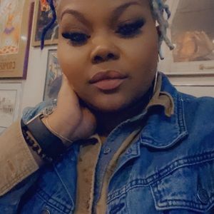 Meet your Posher, Queen petty